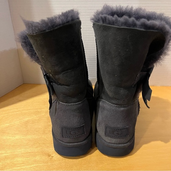 UGG Classic Knot Genuine Shearling Lined Short Boot Blue Size 9 #M1016416 - Picture 4 of 10